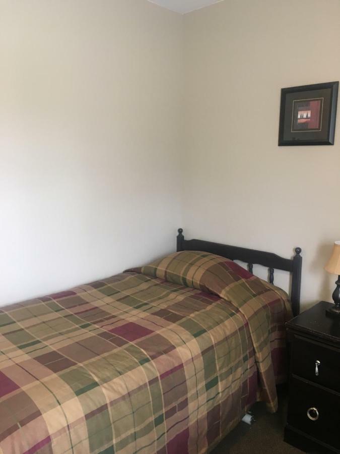 The Country Inn Motel Гандер Екстериор снимка